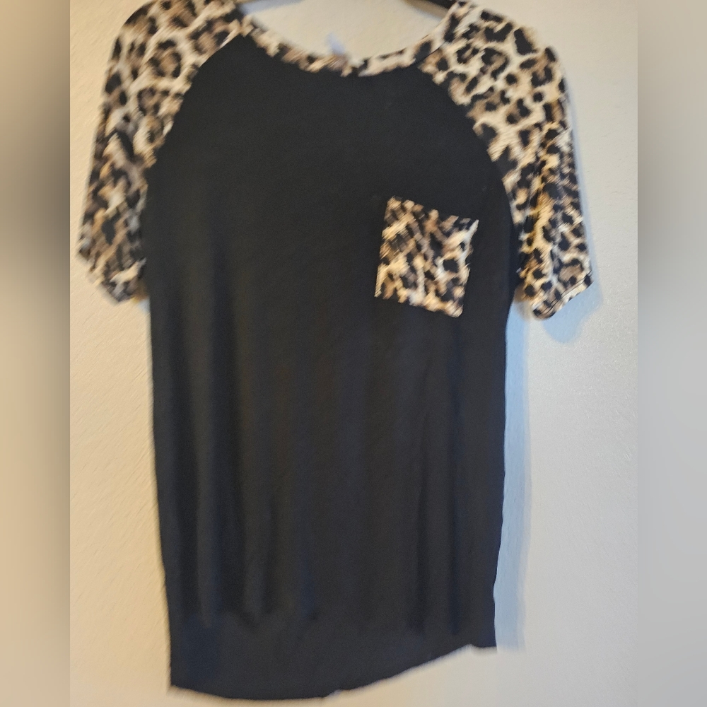 Short-sleeve Leopard Shirt